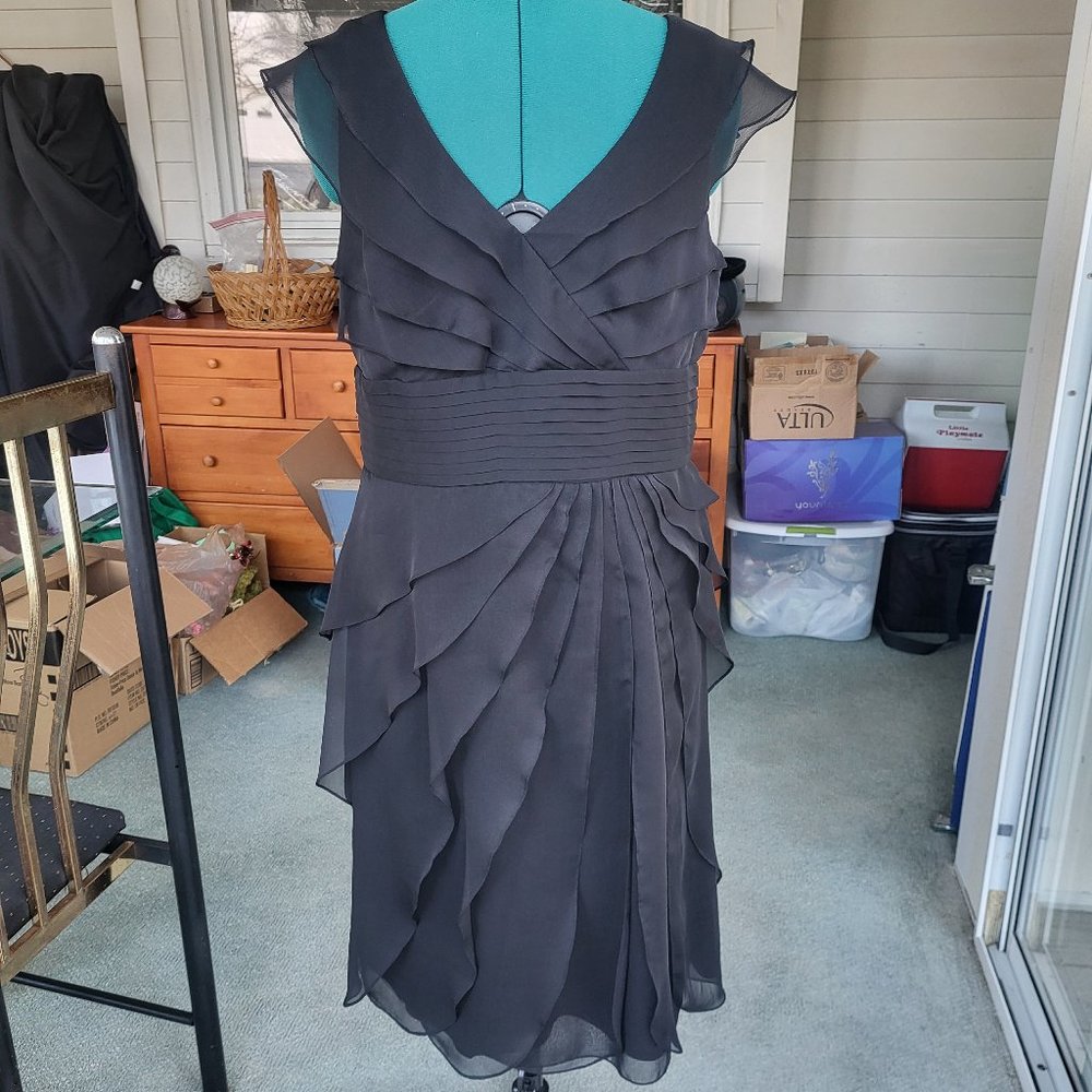 Adrianna Papell Occasions Lined Little Black Cocktail Dress